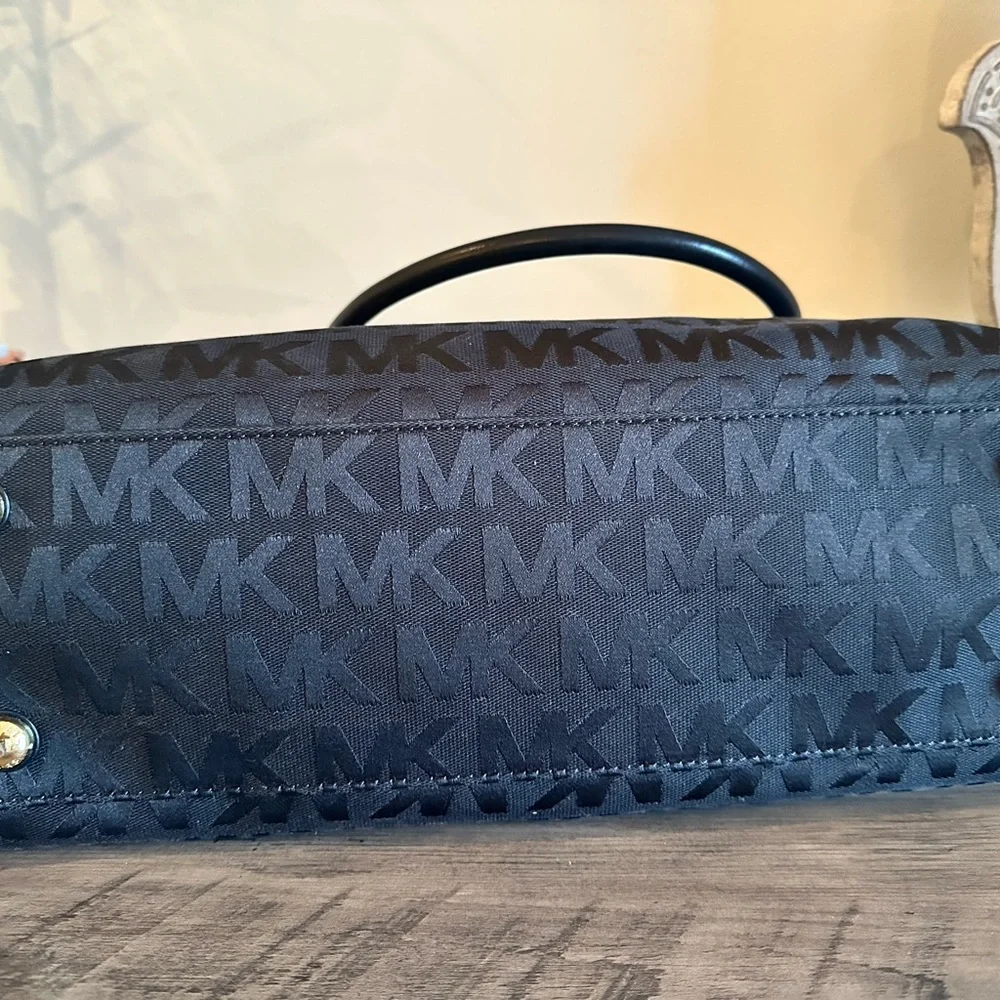 ✨Michael Kors Black Monogram Tote✨